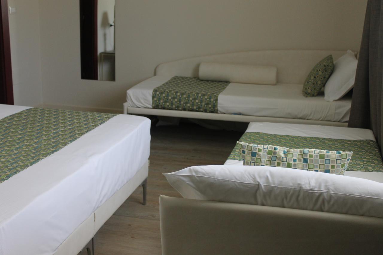 Lake Garda Beach Hostel Padenghe sul Garda Exterior foto