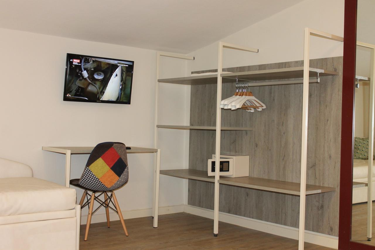 Lake Garda Beach Hostel Padenghe sul Garda Exterior foto