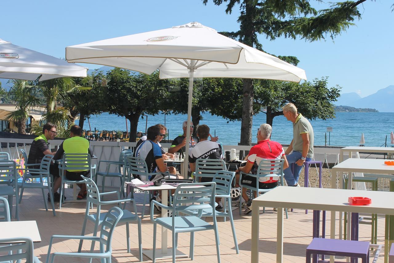 Lake Garda Beach Hostel Padenghe sul Garda Exterior foto