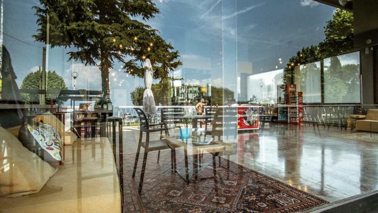 Lake Garda Beach Hostel Padenghe sul Garda Exterior foto